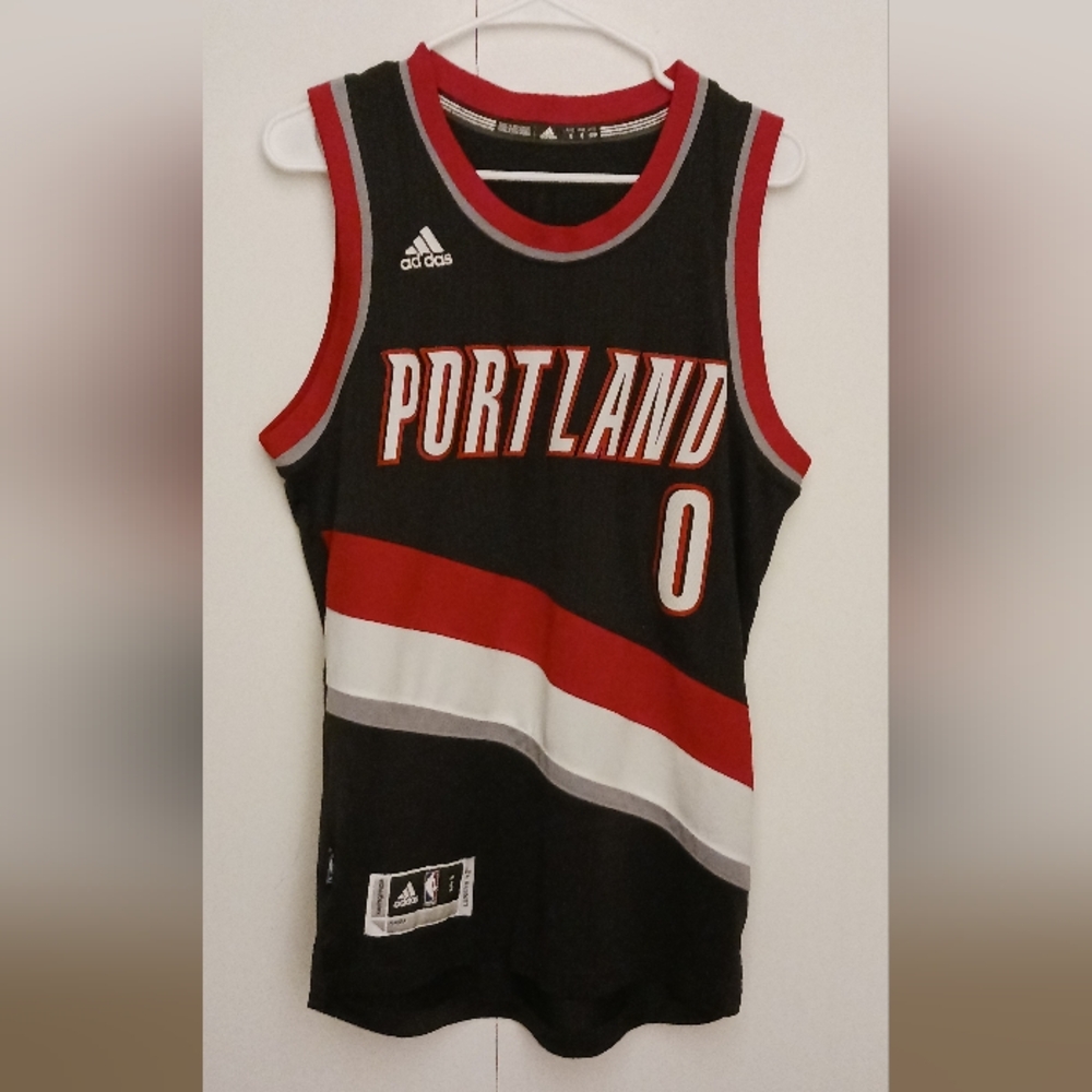 Adidas Portland Trail Blazers 2006-17 Away Lillard Jersey